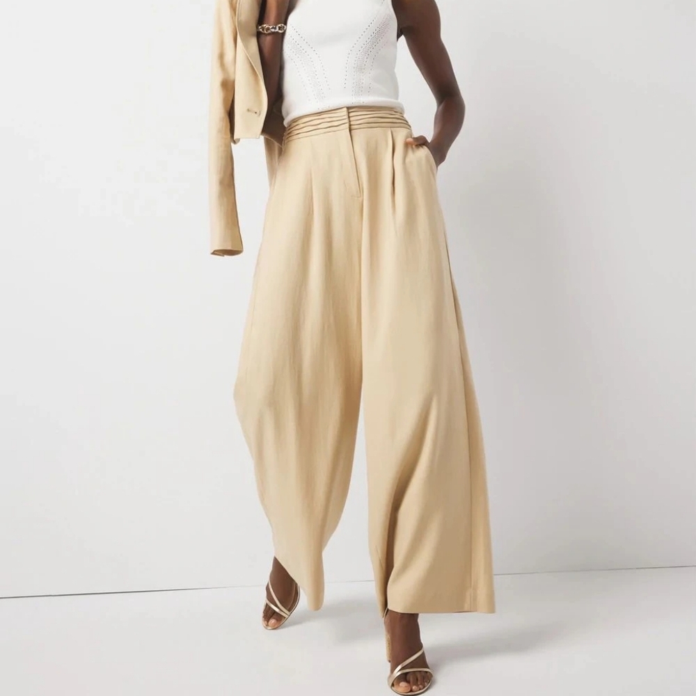 NWT White House Black Market Pleated Wide Leg Pants Size 10